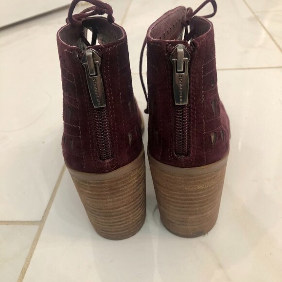 Vince Camuto Tarita Plum Lace Up Suede Peep Toe Shoes Size 8 - Picture 5 of 11